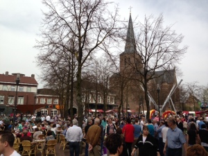 Marktkraampjes, kinderattracties en muziek in het centrum van Deurne